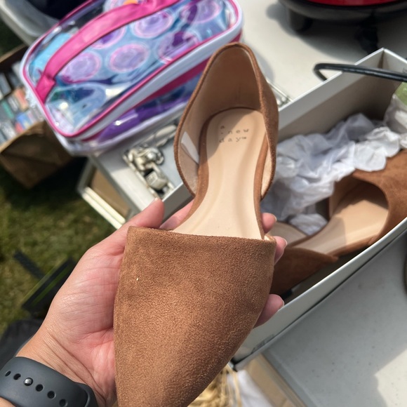 Brown suede flats - Picture 2 of 3